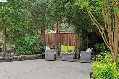 1989 Meadow Rd, Walnut Creek, CA 94595 - Photo 24