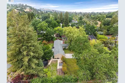 1989 Meadow Rd, Walnut Creek, CA 94595 - Photo 32