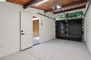 7825 Skyline Blvd, Oakland, CA 94611 - Photo 58