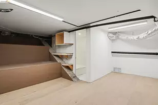7825 Skyline Blvd, Oakland, CA 94611 - Photo 52