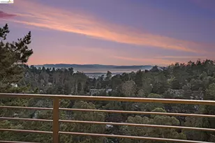 7825 Skyline Blvd, Oakland, CA 94611 - Photo 40