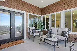 7825 Skyline Blvd, Oakland, CA 94611 - Photo 24
