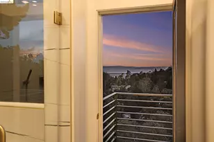 7825 Skyline Blvd, Oakland, CA 94611 - Photo 38