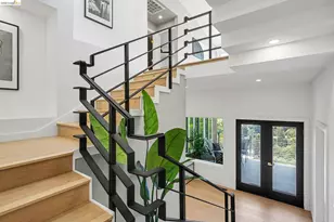 7825 Skyline Blvd, Oakland, CA 94611 - Photo 20