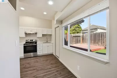 1714 Chestnut Street, Oakland, CA 94607 - Photo 18