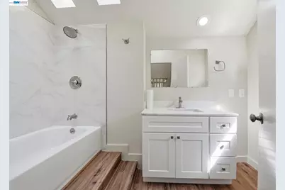 1714 Chestnut Street, Oakland, CA 94607 - Photo 30