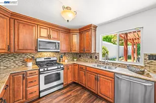 2375 Goldcrest Cir, Pleasanton, CA 94566 - Photo 14