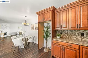 2375 Goldcrest Cir, Pleasanton, CA 94566 - Photo 16