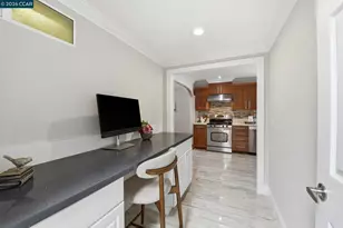 916 Bataan Ave, Berkeley, CA 94710 - Photo 24