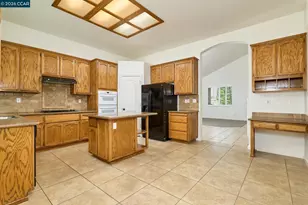 1010 Malton Way, Galt, CA 95632 - Photo 6
