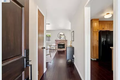 328 Sand Beach Rd, Alameda, CA 94501 - Photo 8