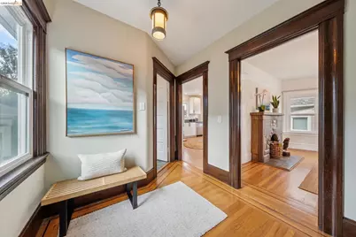 532 42nd St, Oakland, CA 94609 - Photo 6