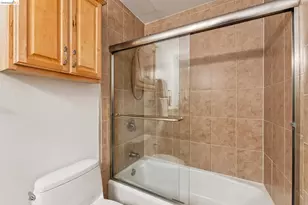 77 Fairmount Ave, Oakland, CA 94611 - Photo 32