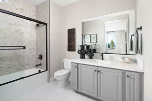 2358 Stanford St, Alameda, CA 94501 - Photo 2