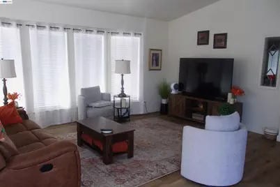 1840 Paris Lane #61, Antioch, CA 94509 - Photo 8