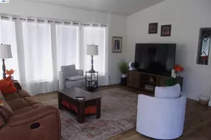1840 Paris Ln, Antioch, CA 94509 - Photo 8