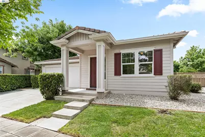 327 Goodall Dr, Mountain House, CA 95391 - Photo 2