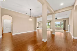 320 Riverwood Ln, Rio Vista, CA 94571 - Photo 2