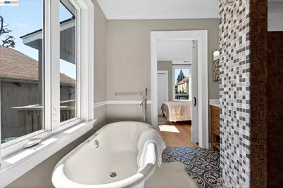 552 Haight Ave, Alameda, CA 94501 - Photo 24