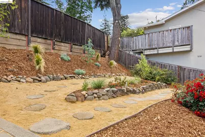 1201 Mountain Blvd, Oakland, CA 94611 - Photo 8