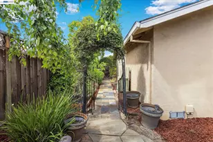 2616 Peartree Ln, San Jose, CA 95121 - Photo 64