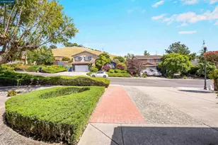 121 Violet Rd, Hercules, CA 94547 - Photo 8