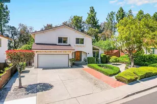 121 Violet Rd, Hercules, CA 94547 - Photo 2