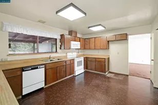 121 Violet Rd, Hercules, CA 94547 - Photo 24