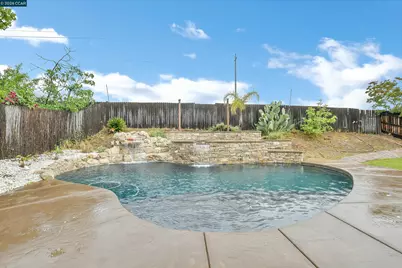 196 Bittercreek Dr, Folsom, CA 95630 - Photo 32