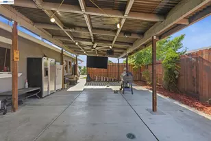 10378 Priest, French Camp, CA 95231 - Photo 36