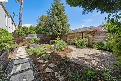 575 58th St, Oakland, CA 94609 - Photo 42