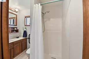 1738 Via Buena Vista, San Lorenzo, CA 94580 - Photo 38