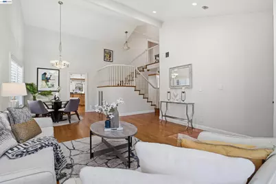 32760 Orick St, Union City, CA 94587 - Photo 6