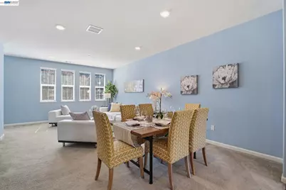 102 Fanuncio Ln, Hayward, CA 94544 - Photo 12