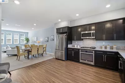 102 Fanuncio Ln, Hayward, CA 94544 - Photo 16