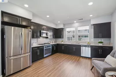102 Fanuncio Ln, Hayward, CA 94544 - Photo 14
