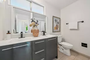 7900 Hansom Dr, Oakland, CA 94605 - Photo 26