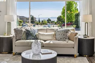 7900 Hansom Dr, Oakland, CA 94605 - Photo 8