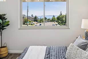 7900 Hansom Dr, Oakland, CA 94605 - Photo 30