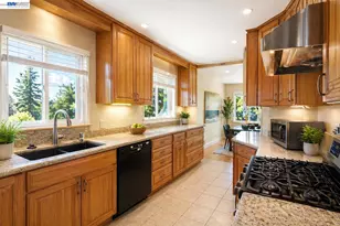 17676 Garland Ct, Castro Valley, CA 94546 - Photo 10