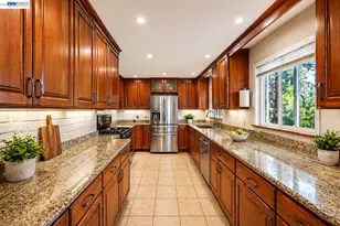 17676 Garland Ct, Castro Valley, CA 94546 - Photo 8
