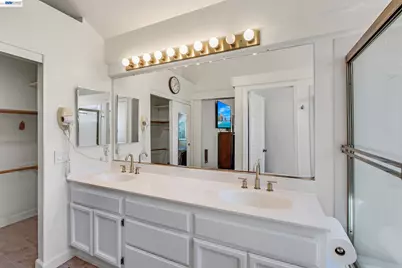 3374 Brook Leaf Ct, San Jose, CA 95132 - Photo 32