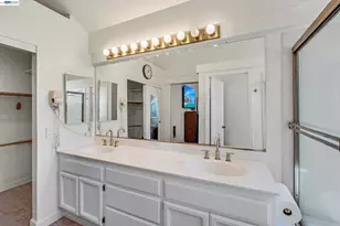 3374 Brook Leaf Ct, San Jose, CA 95132 - Photo 32