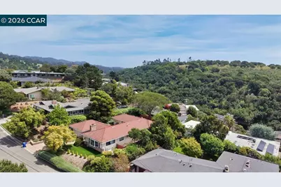125 Elysian Fields Dr, Oakland, CA 94605 - Photo 48