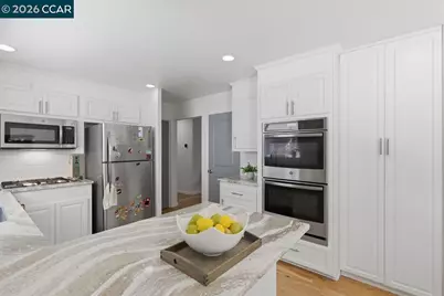 125 Elysian Fields Dr, Oakland, CA 94605 - Photo 20