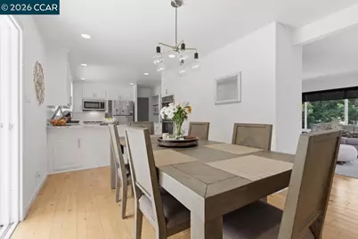 125 Elysian Fields Dr, Oakland, CA 94605 - Photo 14