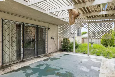 7360 Meadowgate Dr, Sacramento, CA 95823 - Photo 28