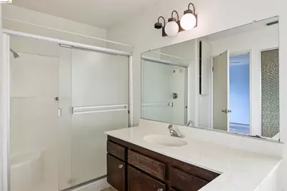 7360 Meadowgate Dr, Sacramento, CA 95823 - Photo 24
