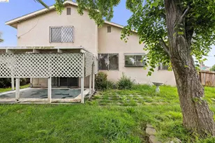 7360 Meadowgate Dr, Sacramento, CA 95823 - Photo 32