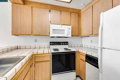 1201 Alta Vista Dr #206, Walnut Creek, CA 94596 - Photo 10